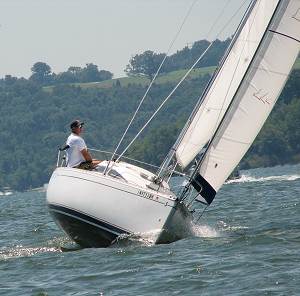 Pat Turner leaving a Catalina 25 behind... Click for full